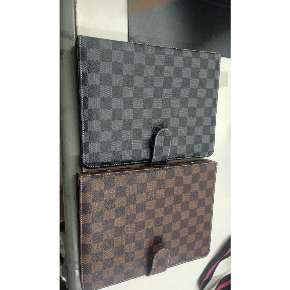 

Best Terlaris map biner ls kulit sintetis luis vuittn lv klat atau hitam 88V