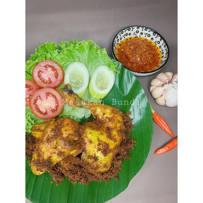 

Ayam Ungkep Serundeng Lengkuas ala Bundi