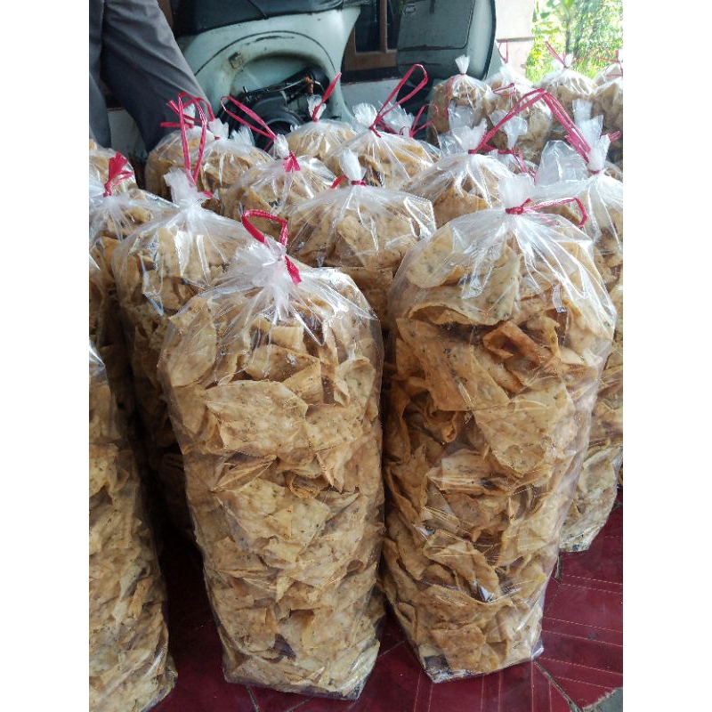 

keripik bawang/ pangsit kering/ sistik renyah gurih/ grosir termurah