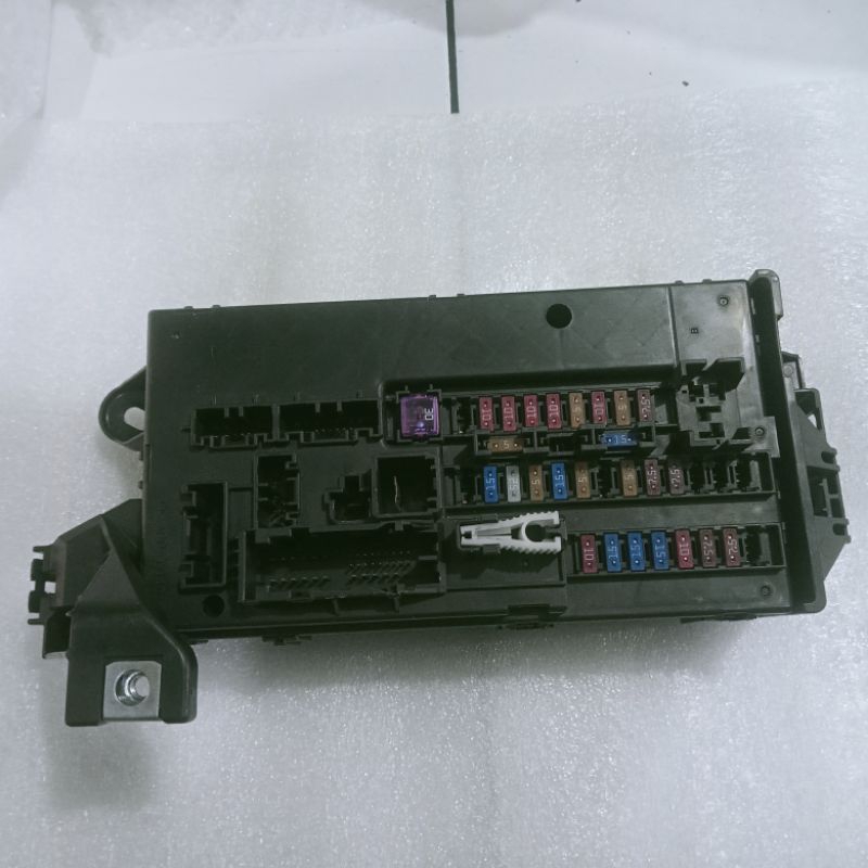 box sekring/fuse box calya sigra original