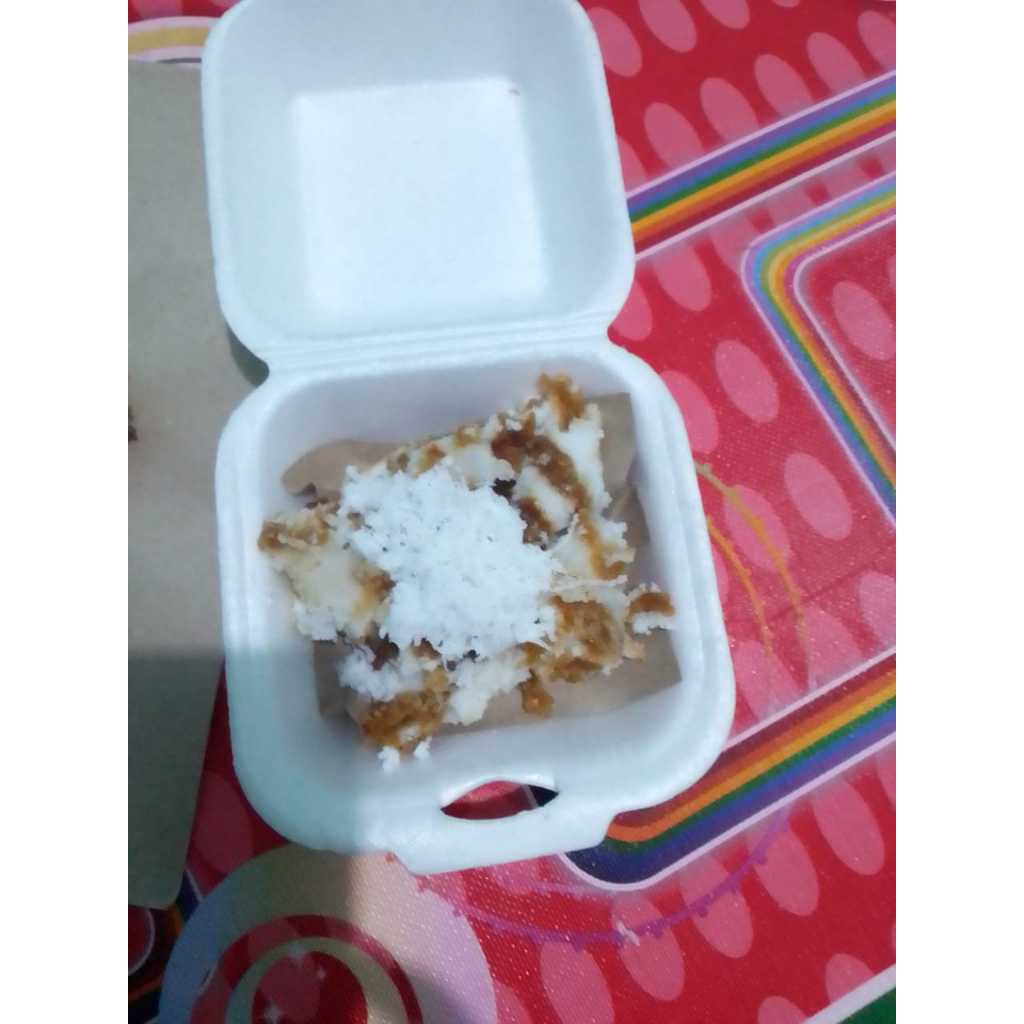 

Kue Awug & Klepun Bu Nining