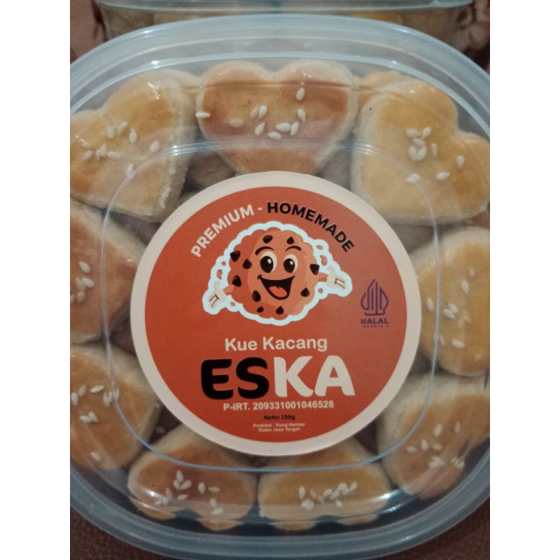 

kue kacang eska