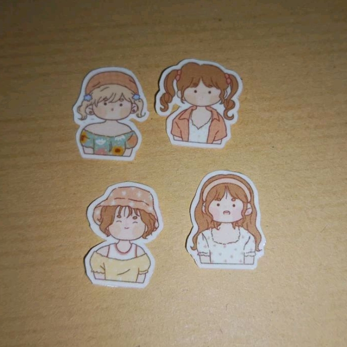 

Stiker karakter cewe (4pcs)