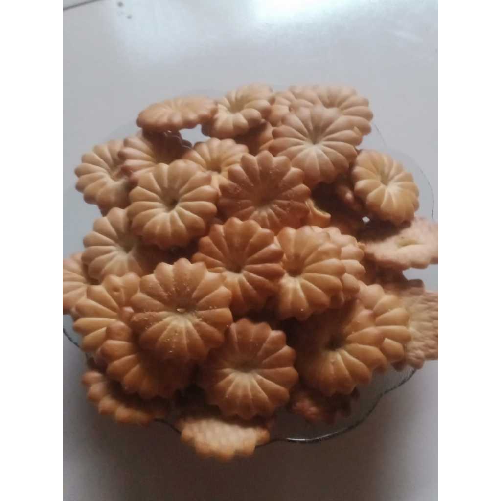 

kue lebaran biscuit bentuk bunga rasa susu 1kg