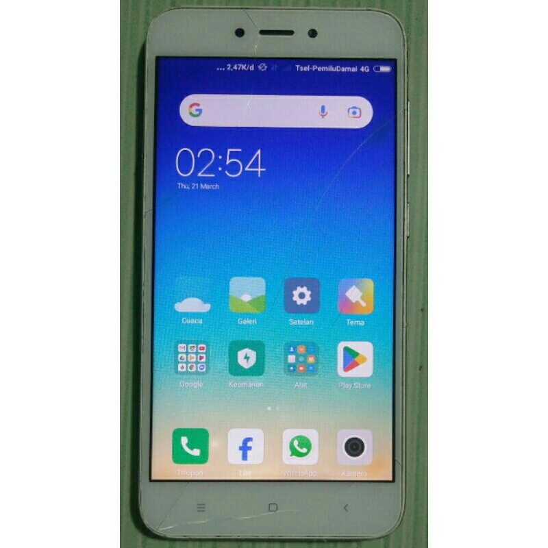 xiomi redmi 5a ram 3/32 min tc retak hp bisa pake