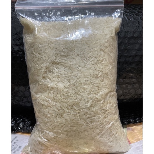 

Beras Basmati 1kg Repack premium untuk kebuli briyani mandhi kabsah