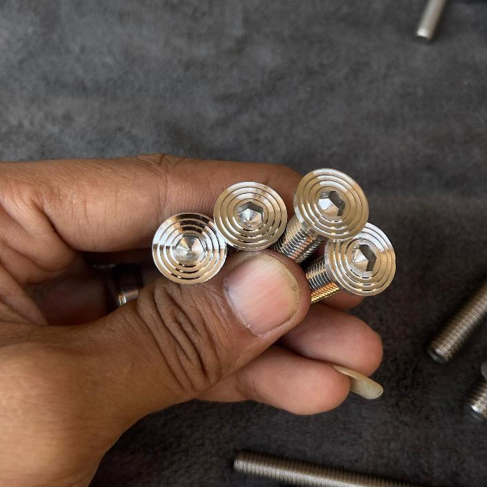 baut gear belakang ,baut nap gear belakang L stainless custom slim rxking,f1zr,jupiter Custom Bubut