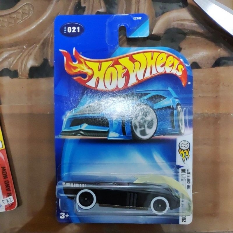 hotwheels Govner Hitam blue card