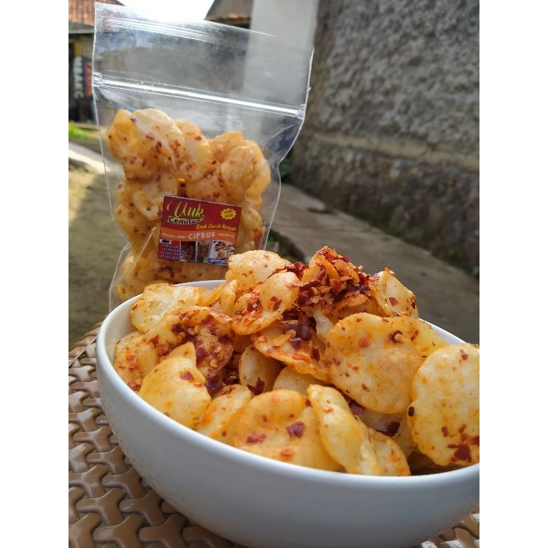 

keripik cireng / keripik cireng pedas /keripik cireng daun jeruk