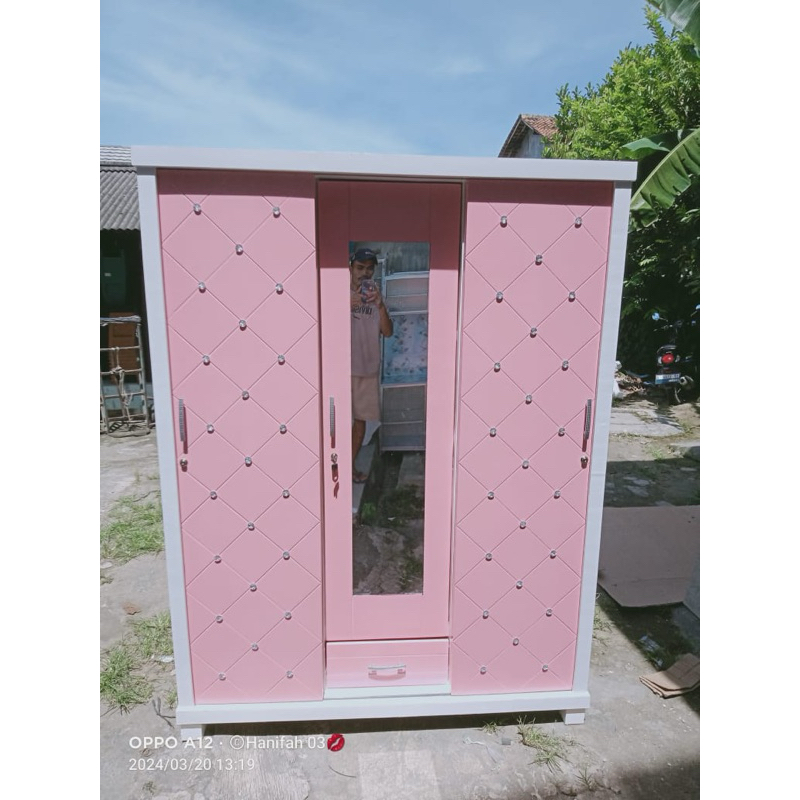 LEMARI 3 PINTU SLEDING GESER KANCING MINIMALIS SERANG