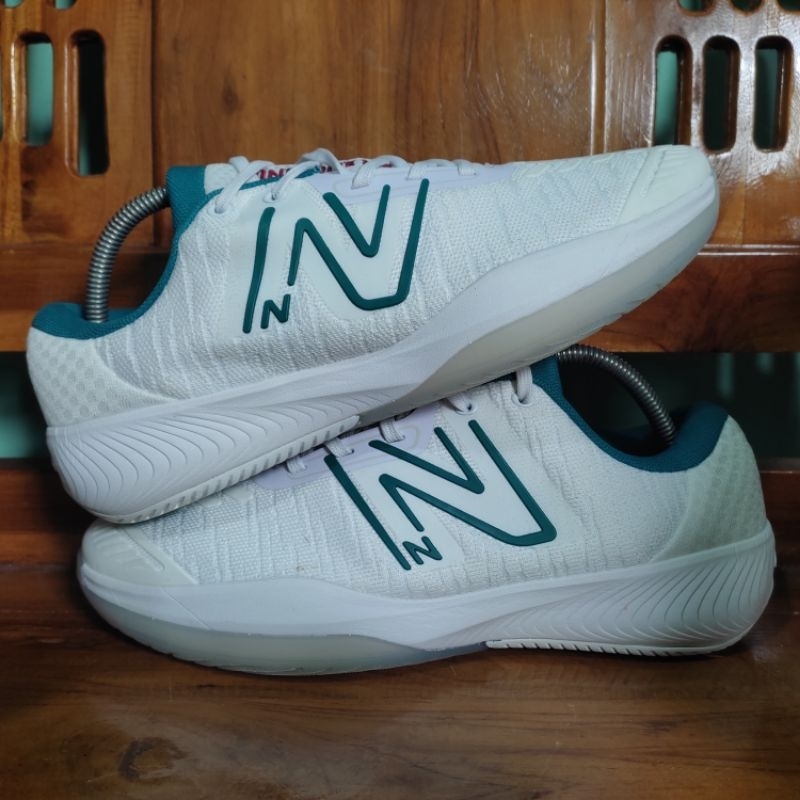 NEW BALANCE NB 996 V5 TENNIS FUELCELL size 43