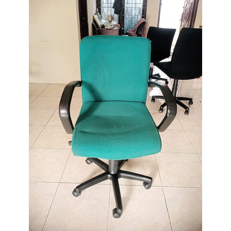 Kursi Manager Kantor/ Bangku Kantor/ Kursi Hidrolic Bekas
