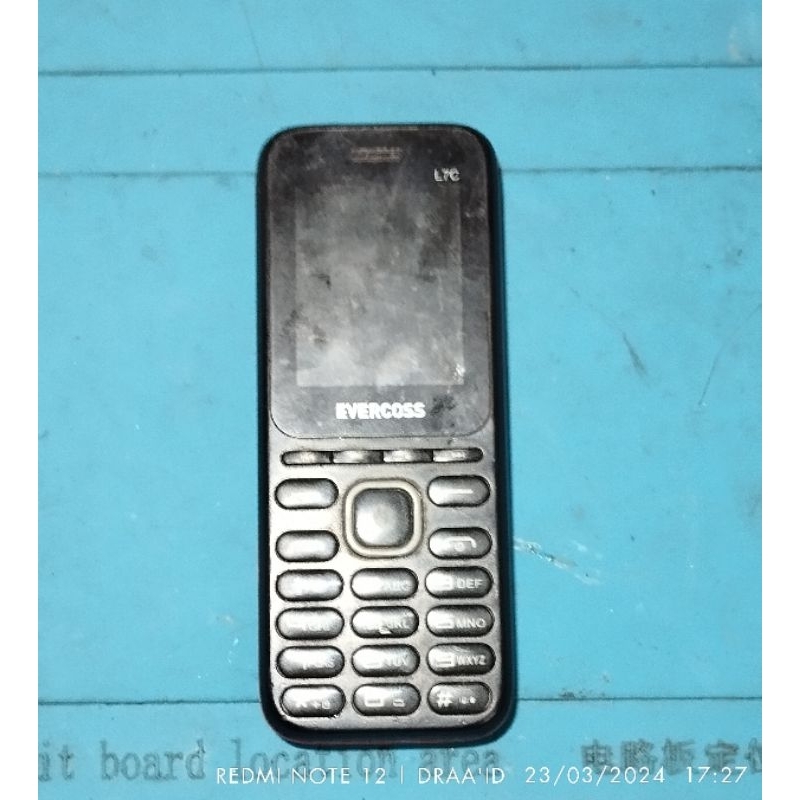 Hp Jadul Music Evercoss L7C normal