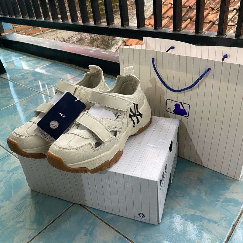 Sepatu / Sneakers MLB New York Yankees Bigball Chunky Shoes