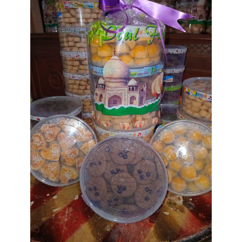 

HAMPERS KUE LEBARAN PAKET HEMAT