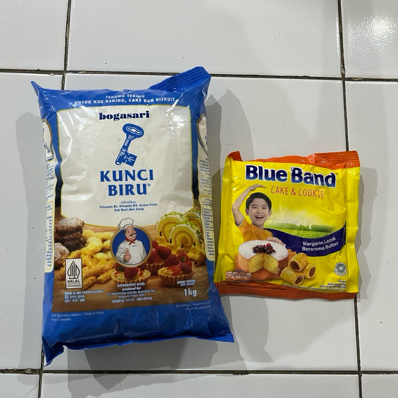 

Blueband Cake & Cookie - Kunci Biru Tepung Bogasari 1kg Blueband Cookie 200gram