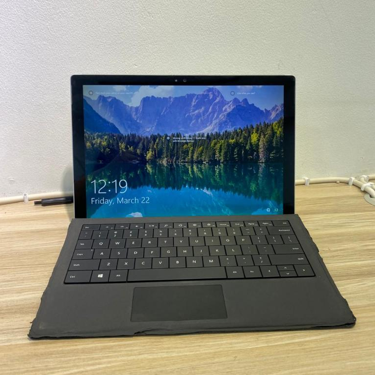 MICROSOFT SURFACE PRO 4 SPESIFIKASI BERVARIASI