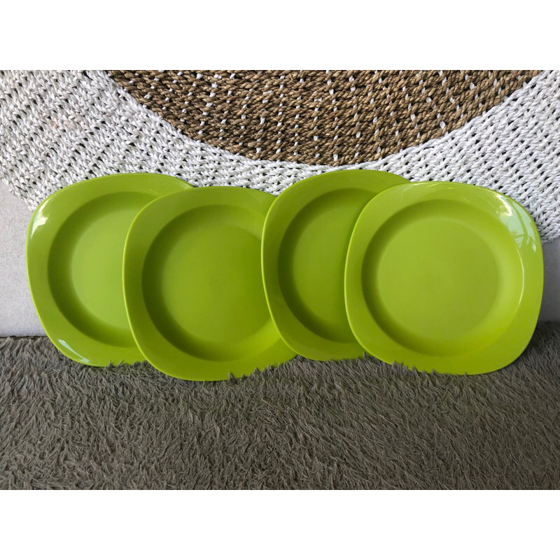 set piring tupperware (4pcs)