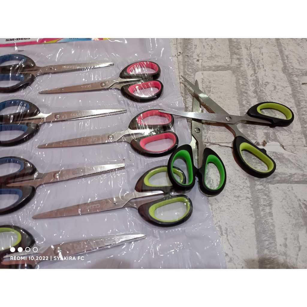 

Gunting Sedang M2000