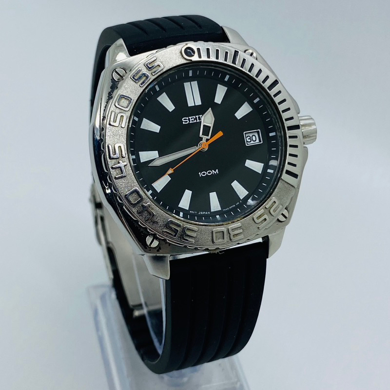 Seiko 7N42-0CZ0 Diver Quartz Black Dial Bezel Rotate