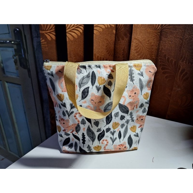 Tas Canvas/ totebag canvas motif/ tas wanita