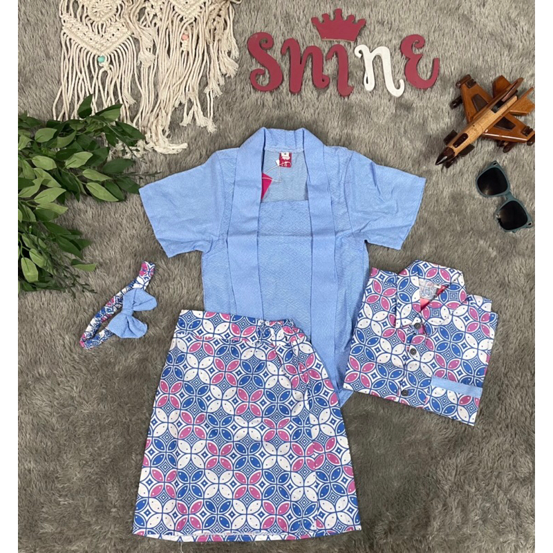 Couple Kutubaru Batik Anak Dan Kemeja Batik Anak Kawung Biru Couple Kutubaru Batik Anak Perempuan