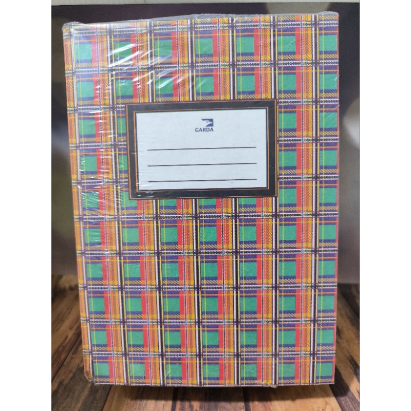 

Buku Tulis Kwarto Garda isi 100lembar dan 200lembar(15,5x20,5cm)