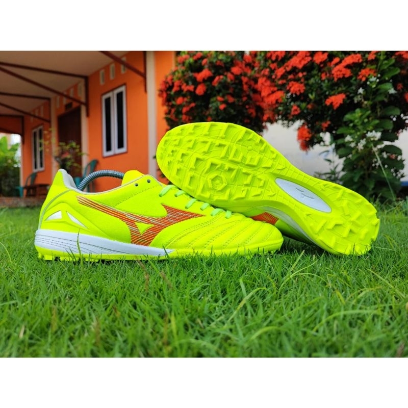 Sepatu Futsal Mizuno Morelia Neo 4 Pro Leather Yellow Red TF ( TURF )