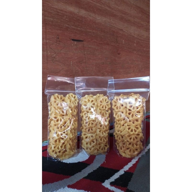 

Kembang goyang mini kemasan 1kg isi 30an