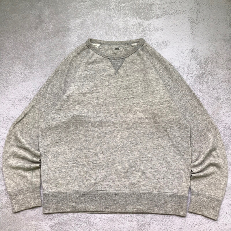 crewneck uniqlo second original , crewneck second original, crewneck basic , crewneck polos , crewne