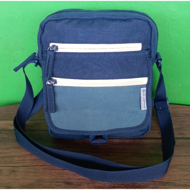 Tas selempang Beanpole