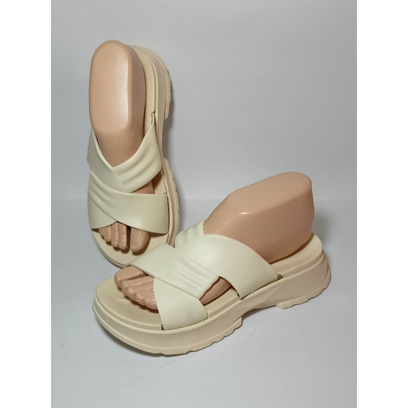 BRESLIN - Sandal selop wanita/fashion/kekinian