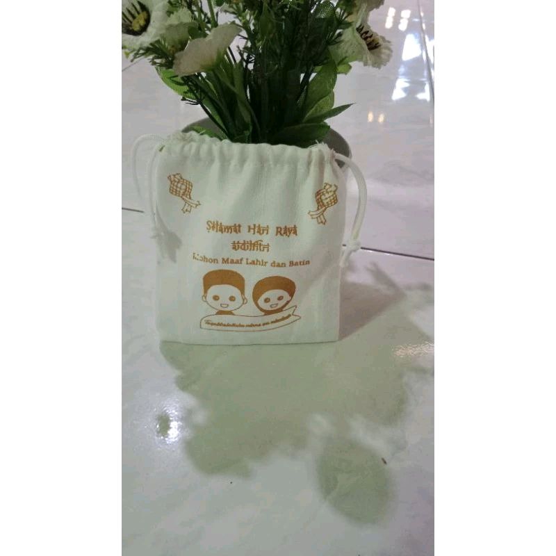 

pouch serut angpau lebaran uk 10*10 READY