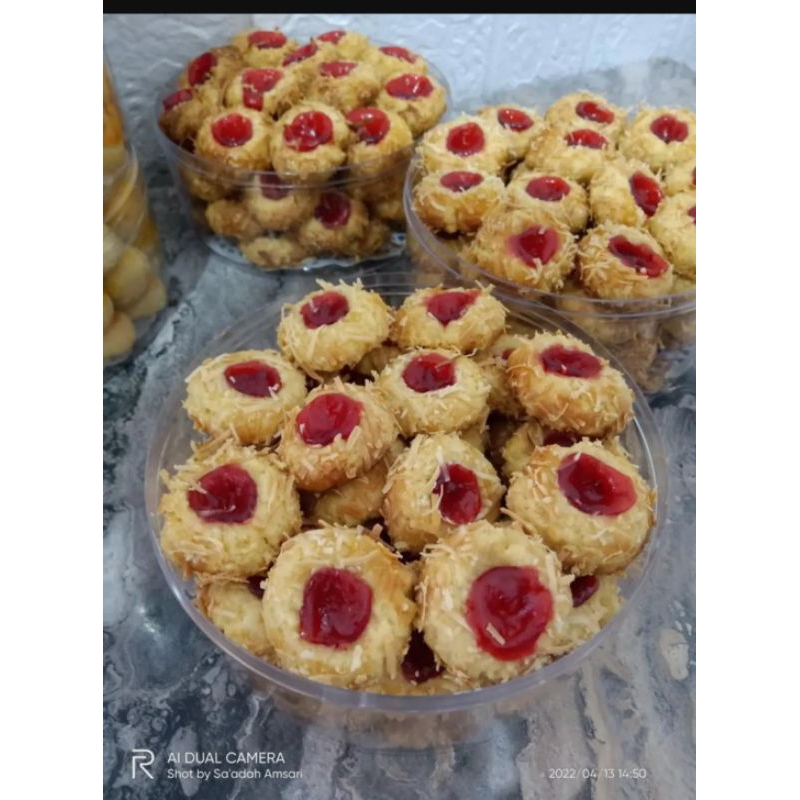 

THUMBRINT STRAWBERRY - ALCA BAKES