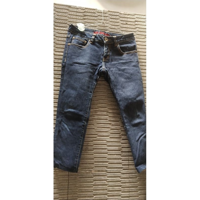preloved jeans logo