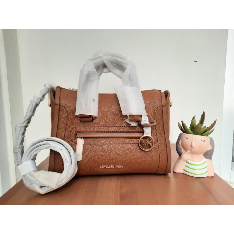 Tas Wanita MK Carine Medium Luggage