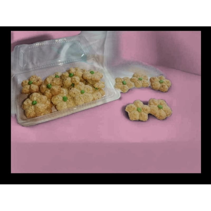 

kuker" kue kering kacang nonna manis