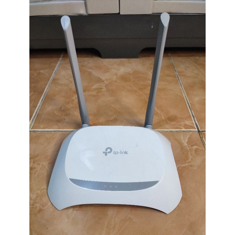 TP-Link Router WR840N + Adaptor