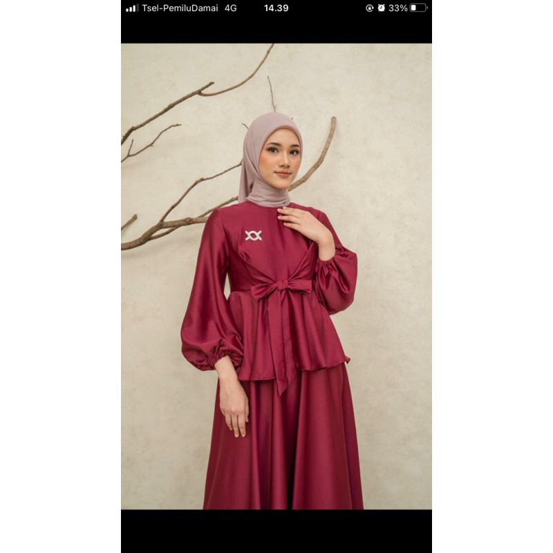 Preloved Lavinia dress Wearing Klamby