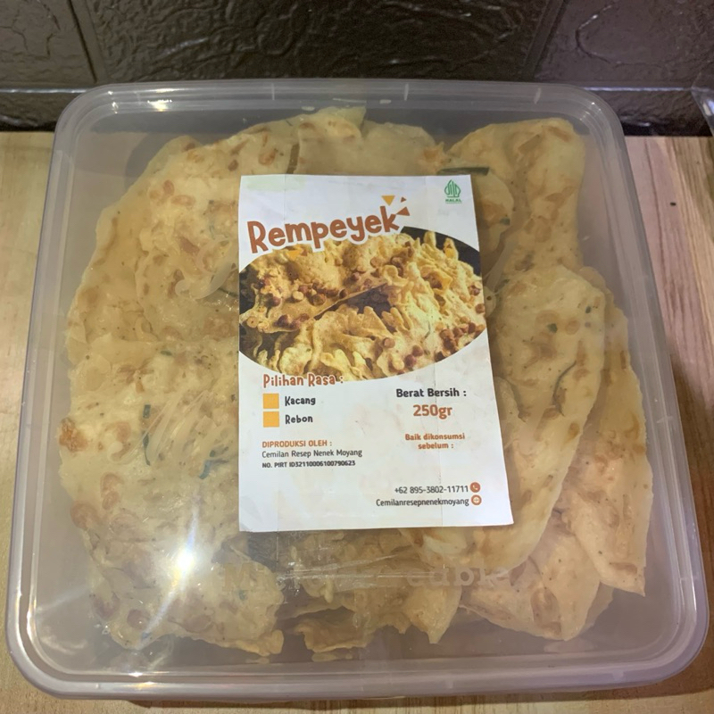 

Rempeyek / Kasreng / Rempeyek Udang rebon / Rempeyek kacang