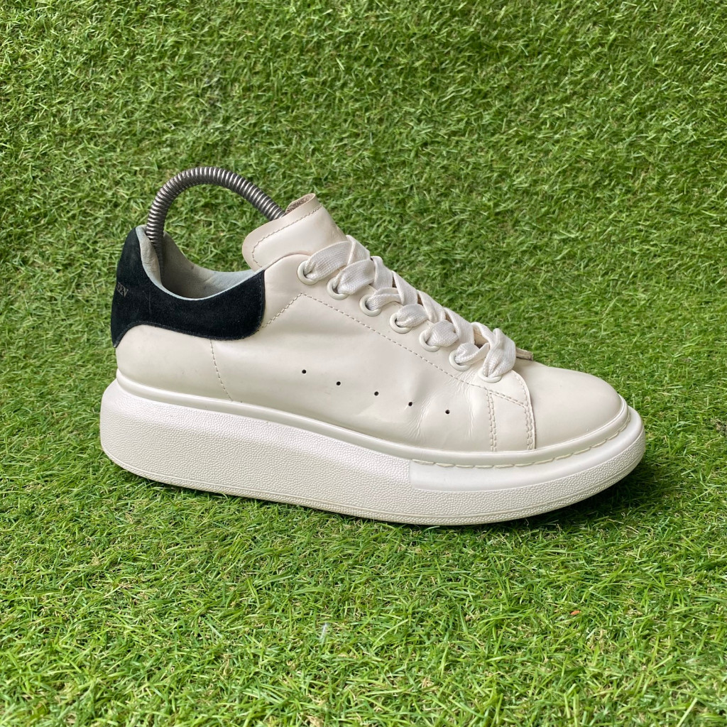 Alexander McQueen Oversized Sneakers BW Bekas