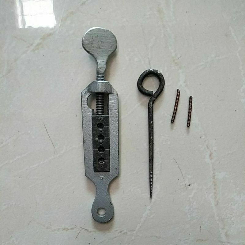 Senai/Senei/Alat ulir anting