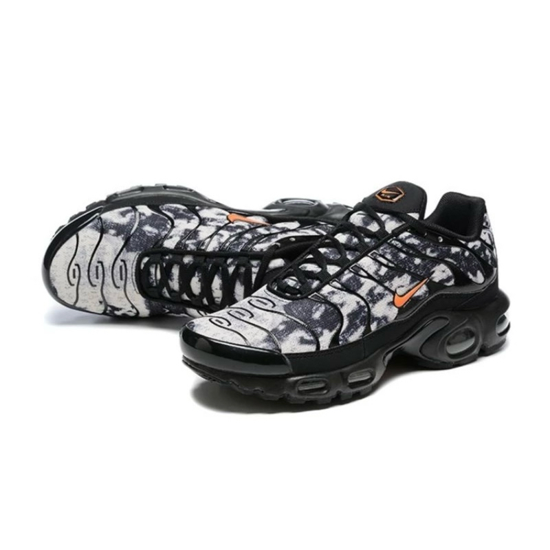 NIKE AIR MAX TN PLUS