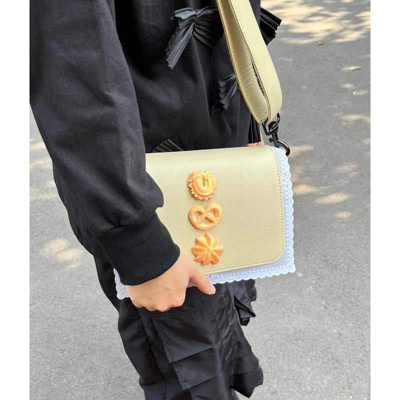 Mannequin Plastic Cookie Craving bag