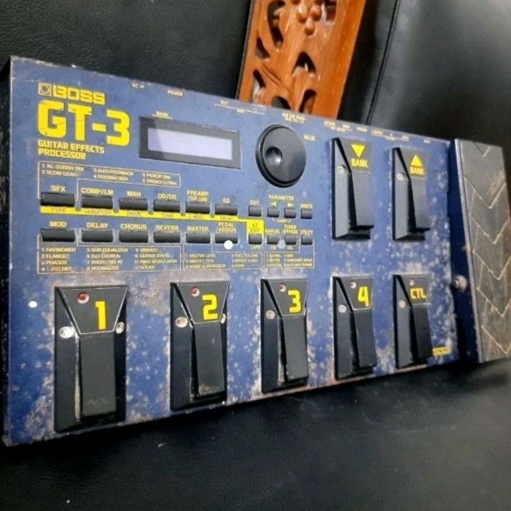 efek gitar boss gt3