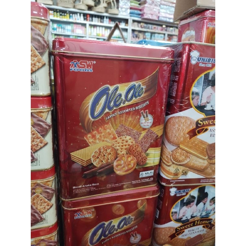 

OLE OLE FAMILY ASSORTED BISKUIT KALENG SEGI 600GR