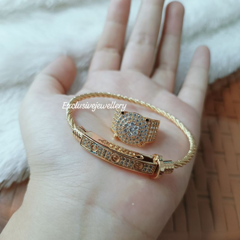 Satu set gelang dan cincin mewah semi berlian