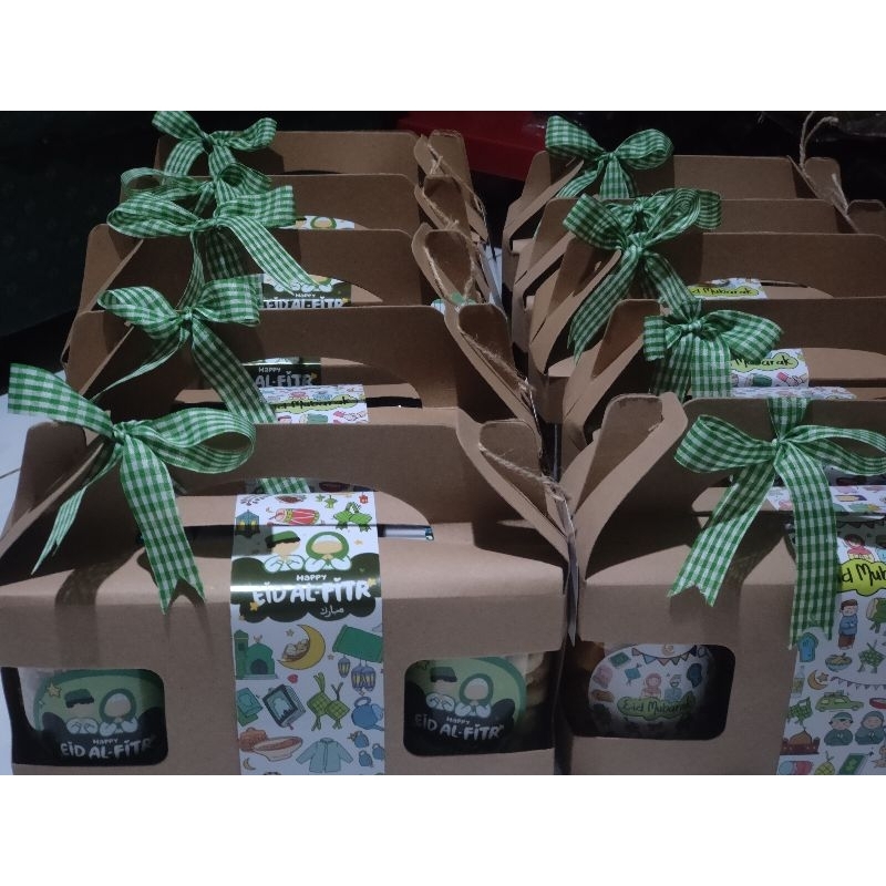 

hampers kuker isi 3 toples 800ml