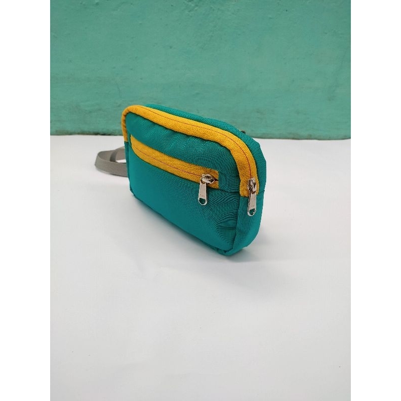 Tas slempang zach,zipper ykk
