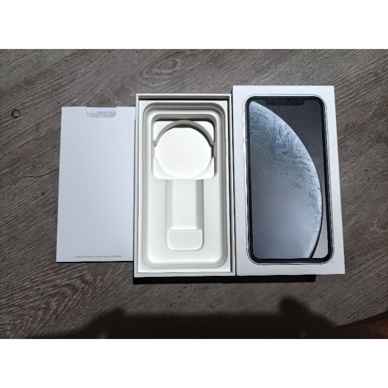 

dus box bekas iPhone xr